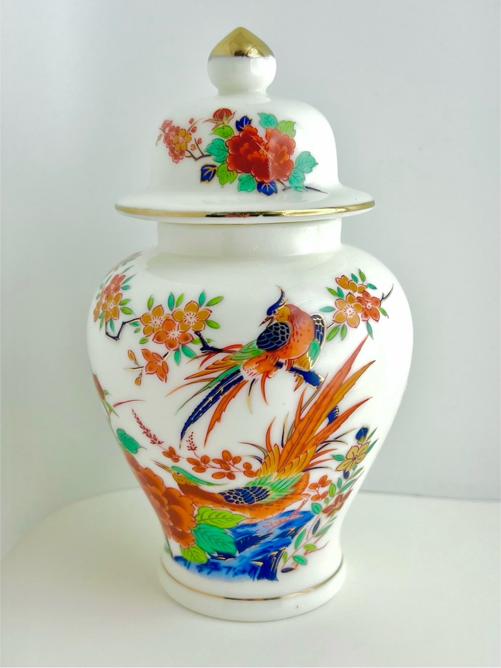Vintage Japanese Kutani White Porcelain Lidded Ginger Jar